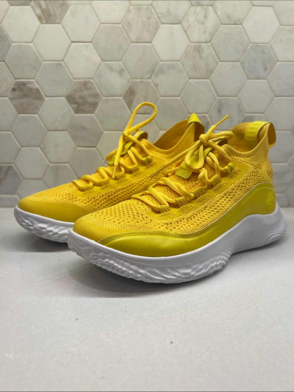 Under Armour CURRY 8 Yellow Smooth Butter Flow White Size GS 5.5Y 3023527-701